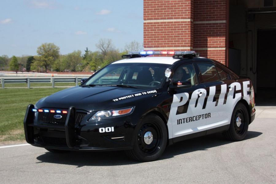  Ford Police Interceptor 2012 года  (фото 26 из 44)
